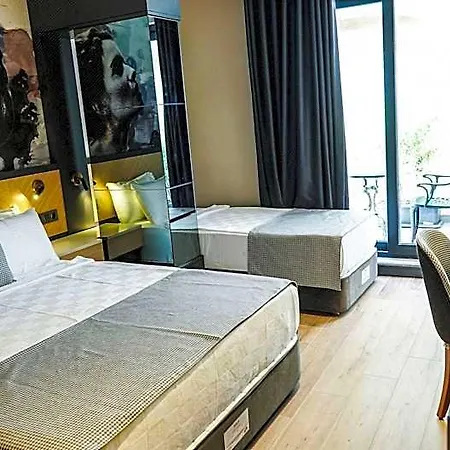 Ni Lara Hostel Αττάλεια