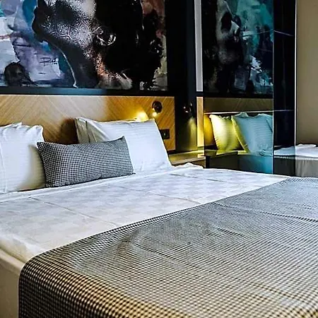 Hostel Ni Lara Αττάλεια